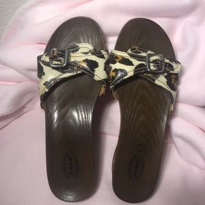 Dr.Scholls cheetah print slides